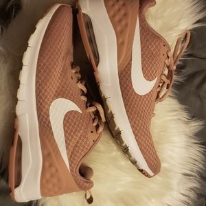 Nike womens sneakers
